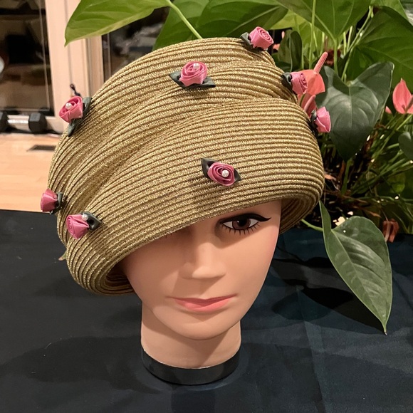 Elegant Metallic Gold Hat with Pink Accents - Picture 1 of 6